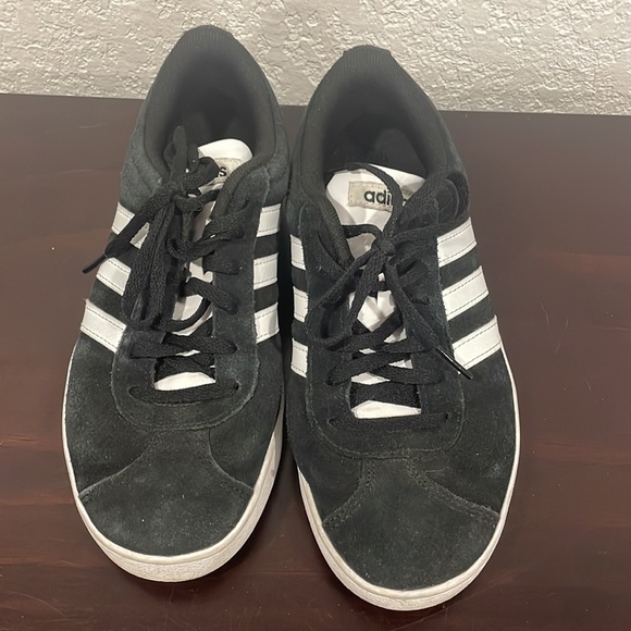 Men’s Adidas ( PGD 789006) canvas gym shoes size 4.5 color black - Picture 2 of 6